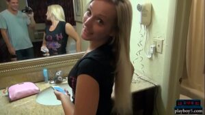 порно видео Blonde amateur GFs fucking in homemade porn videos