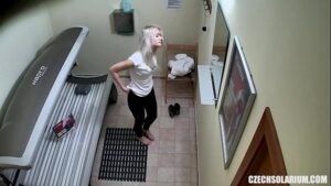 порно видео Blonde Teen Cought on Hidden Cam in Public Solarium