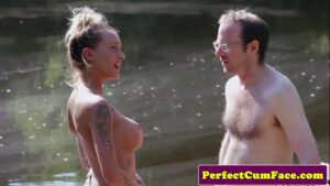 порно видео Busty femdom tugging guy outdoors for spunk