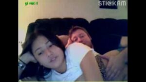 порно видео chubby asian teen gives a webcam show with her boyfriend