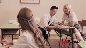 порно видео College Slut Tiffany Tatum & Friends get caught during intense Classroom Orgy GP160
