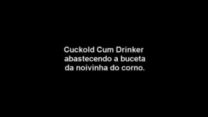 порно видео Cuckold cum Drinker. Abastecendo a buceta da noiva do corno.