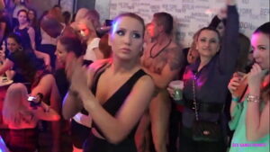 порно видео Eager girls on disco sex party   vol.2