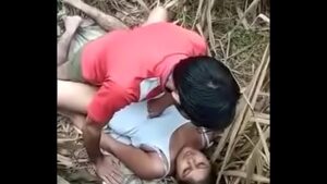 порно видео Friends with outdoor