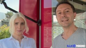 порно видео Jolie Hollandaise se fait sodomiser en France [Full Video]