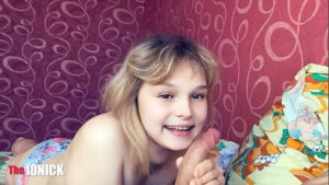 порно видео Naughty Stepdaughter gives blowjob to her daddy / cum in mouth