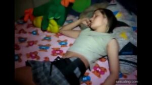 порно видео Teen having fun at a party