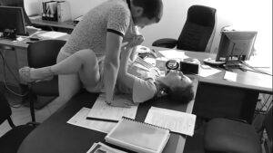 порно видео The boss fucks his tiny secretary on the office table and films it on hidden camera